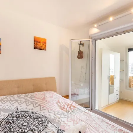 Guestready - A Spacious Near Eiffel Tower Daire Courbevoie