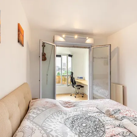 Guestready - A Spacious Near Eiffel Tower * Courbevoie