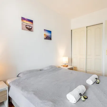 Guestready - A Spacious Near Eiffel Tower Daire Courbevoie