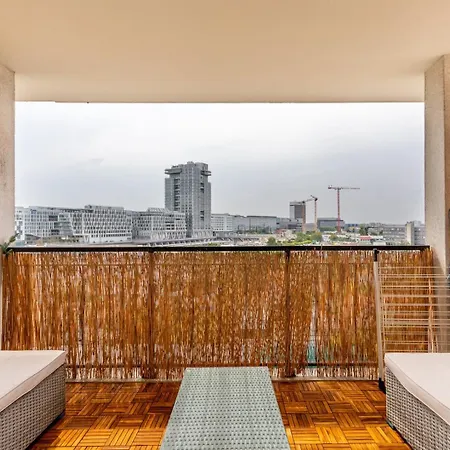 Guestready - A Spacious Near Eiffel Tower Daire Courbevoie